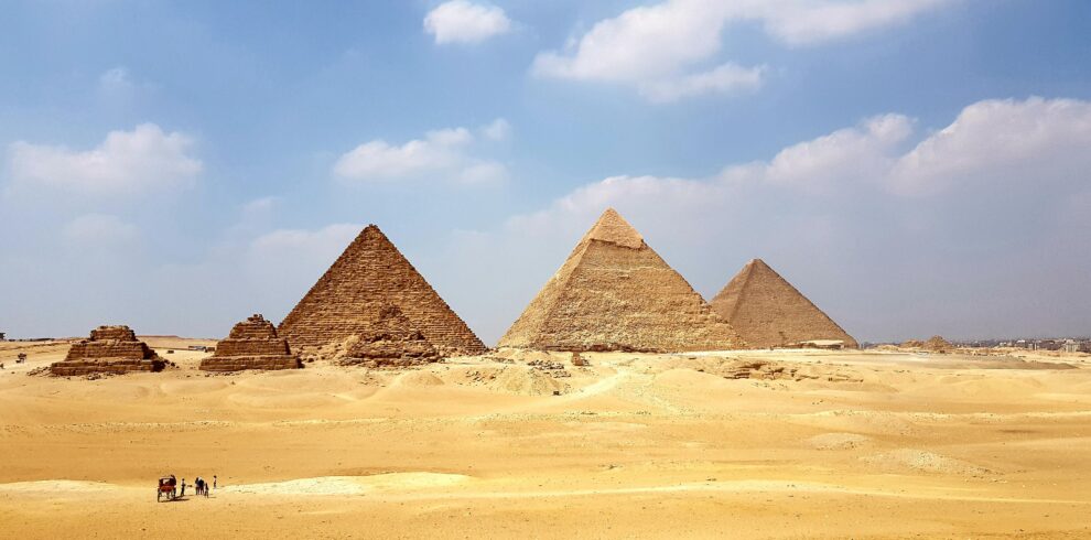 Vue sur les majestueuses pyramides d'Egypte.