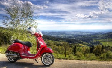 Magnifique paysage avec une Vespa