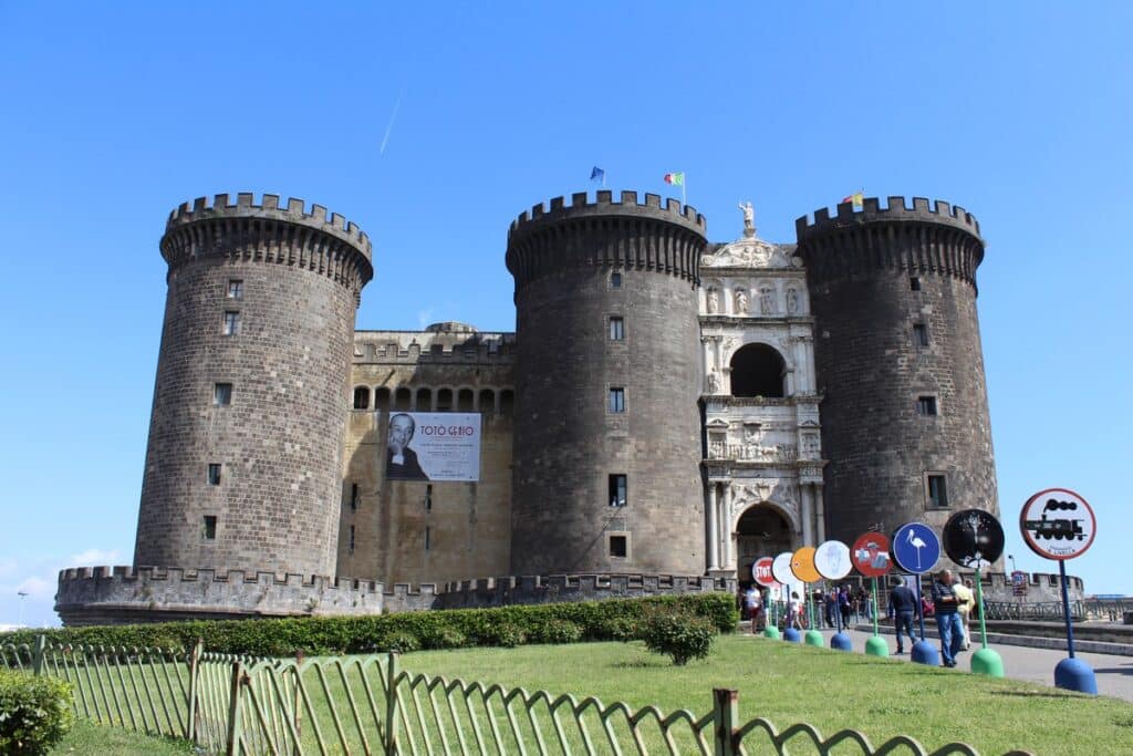 CAM – Napels Castel Nuovo 1