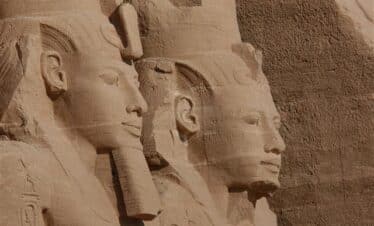 Majestueuses sculptures de Pharaons