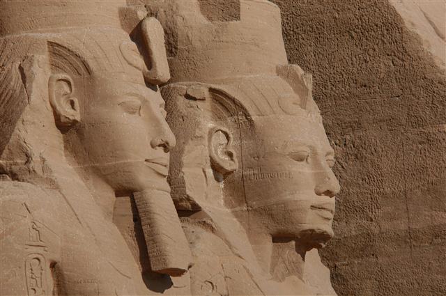 Majestueuses sculptures de Pharaons