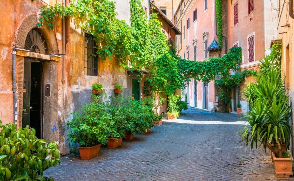 The,Picturesque,Rione,Trastevere,On,A,Summer,Morning,,In,Rome,