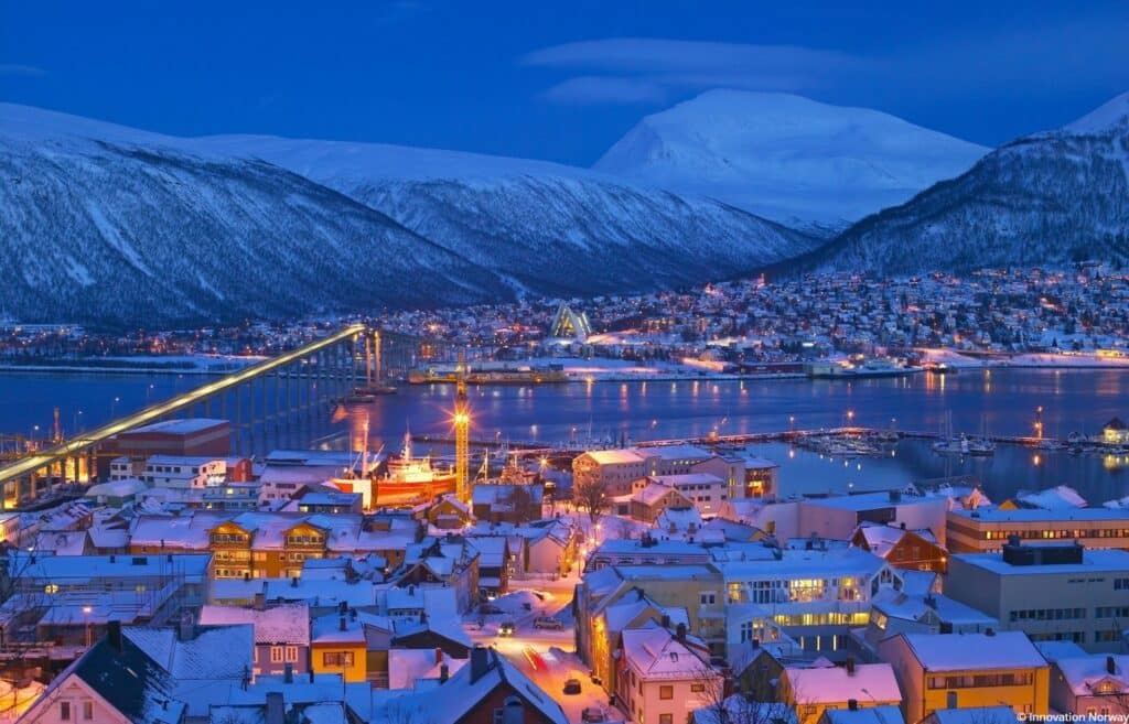 Tromso dans la nuit