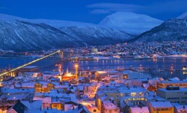 Tromso dans la nuit